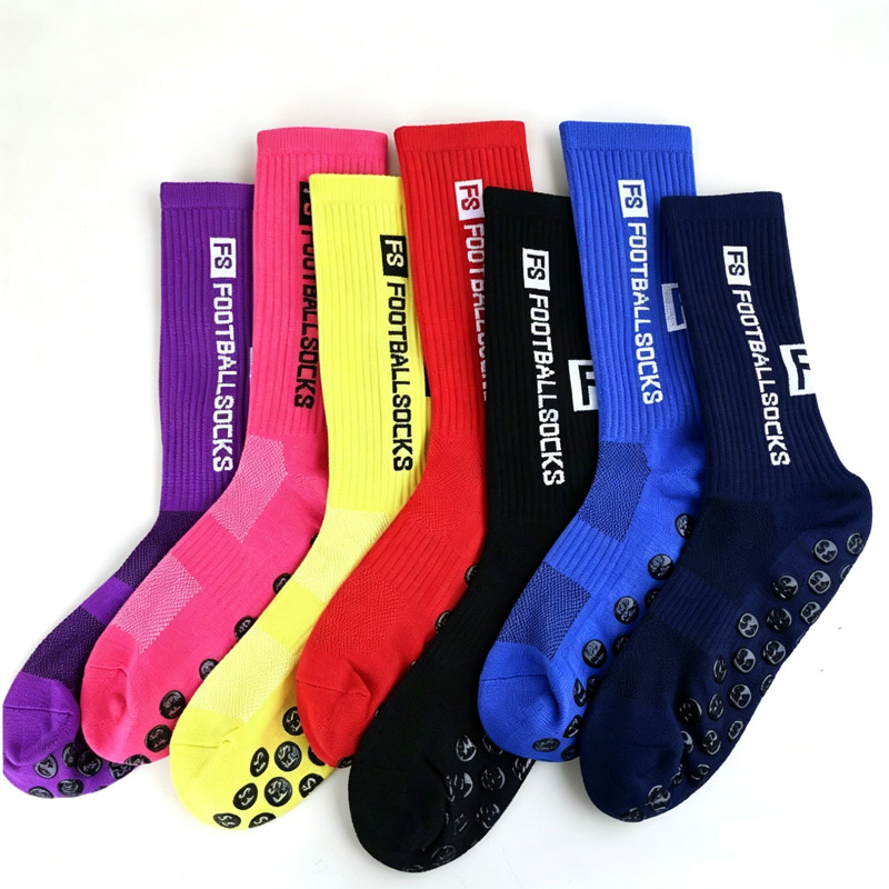 1 Pair Grippy Sports Crew Sock - đánh giá và giá Sports Equipment Football